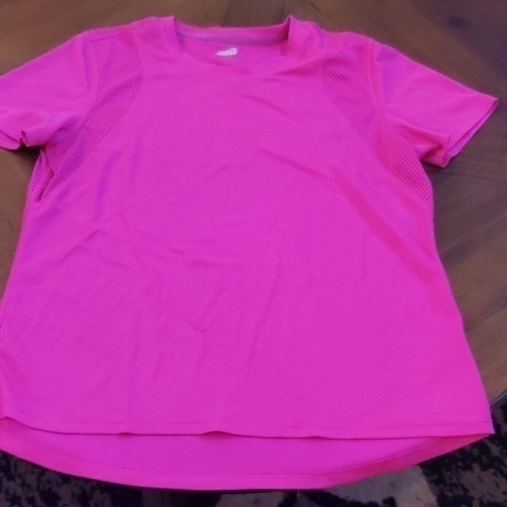 🐻 Avia shirt Size M - Picture 1 of 1
